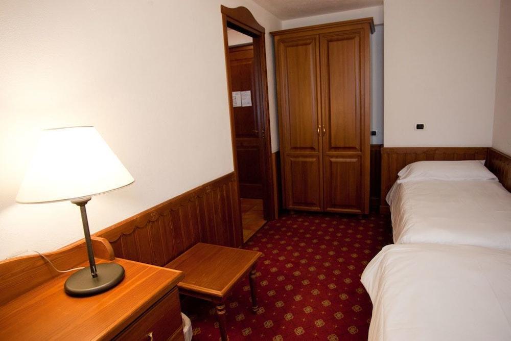 Residence Le Grand Chalet Courmayeur Eksteriør billede