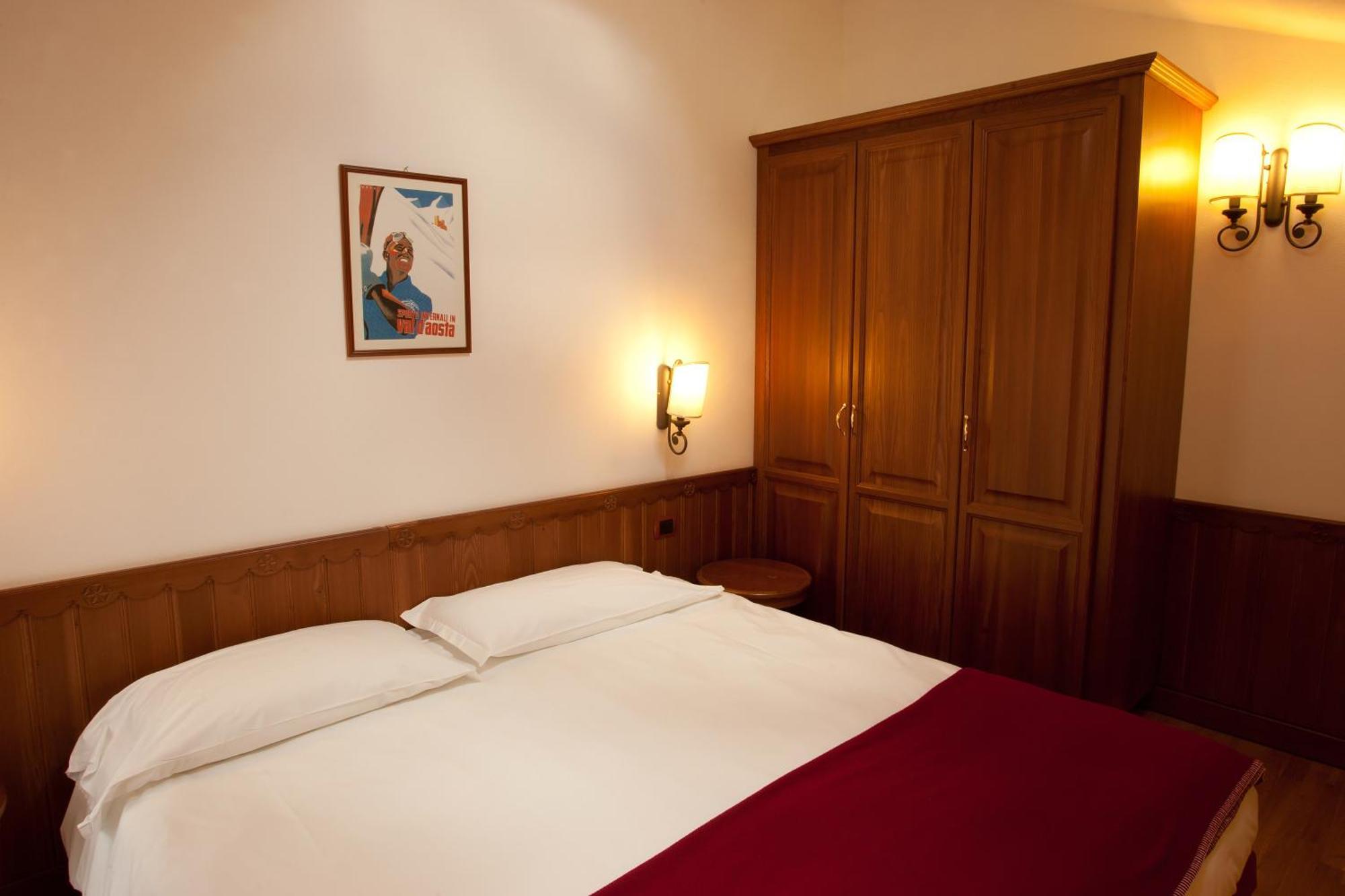 Residence Le Grand Chalet Courmayeur Eksteriør billede