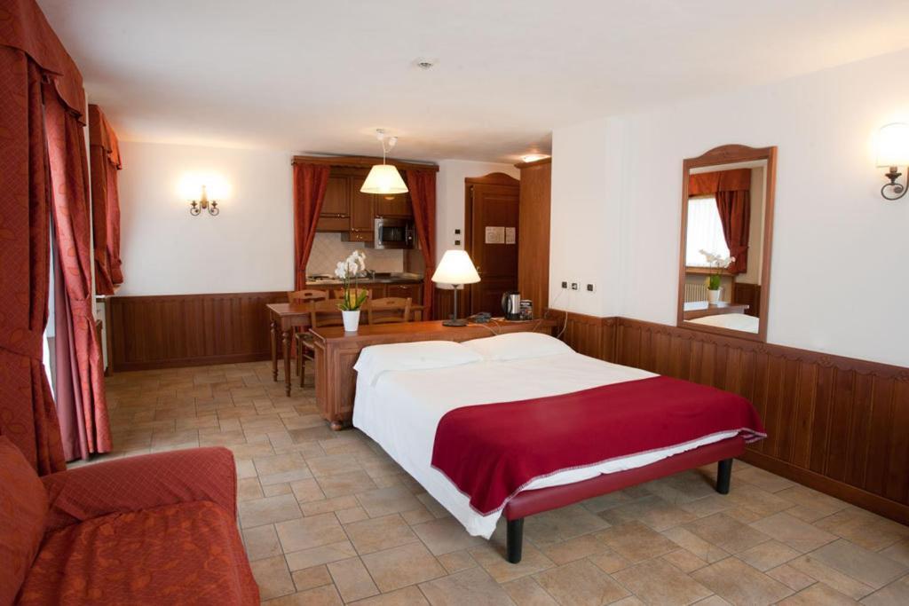 Residence Le Grand Chalet Courmayeur Eksteriør billede