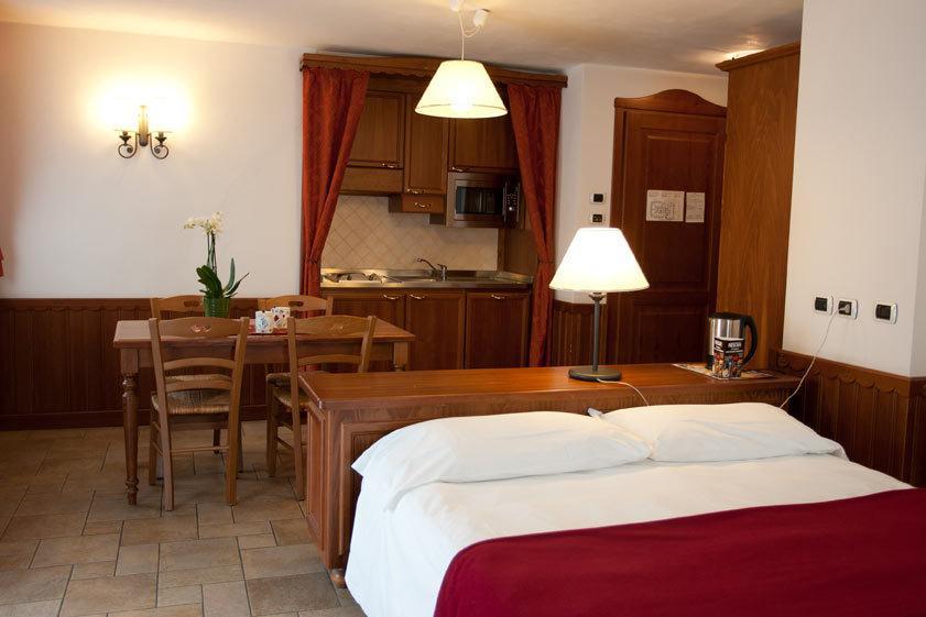 Residence Le Grand Chalet Courmayeur Eksteriør billede