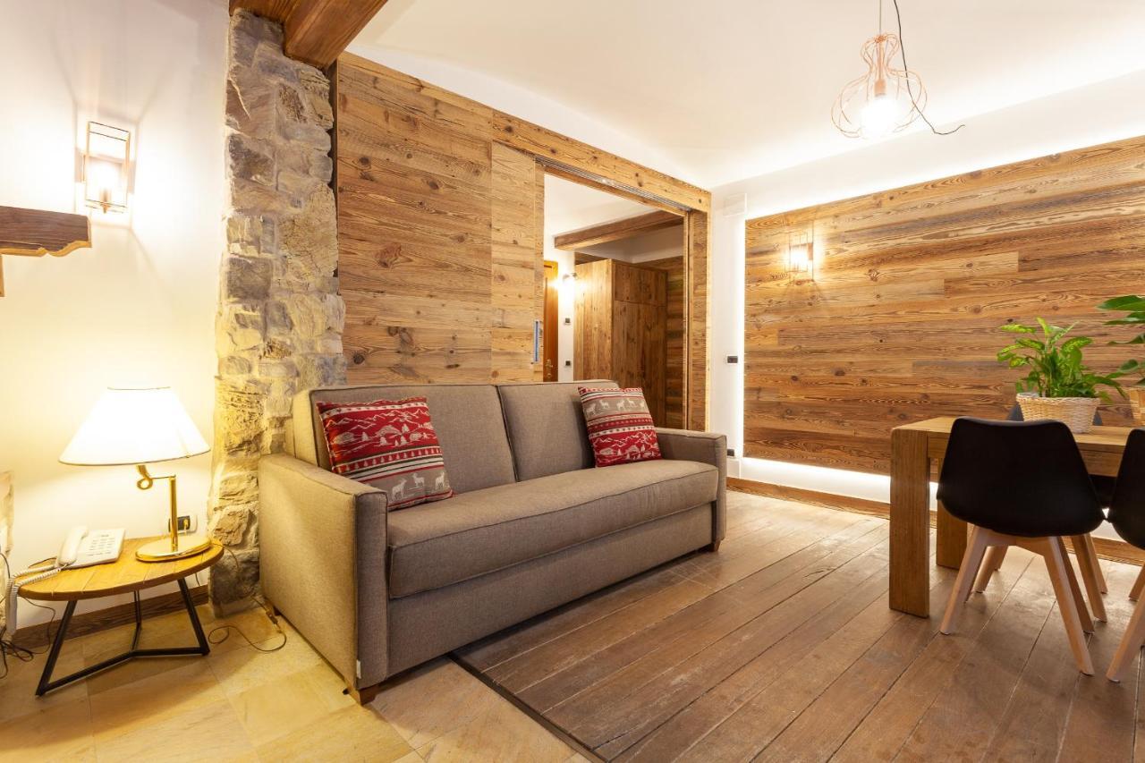 Residence Le Grand Chalet Courmayeur Eksteriør billede